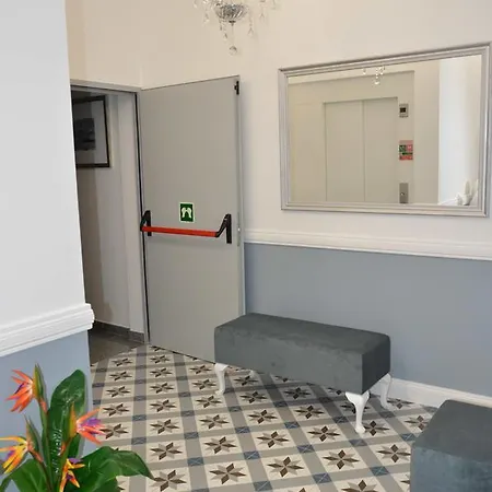 Edificio Charles 103 * Funchal (Madeira)