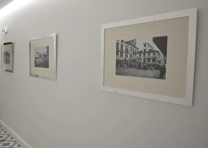 Edificio Charles 103 *